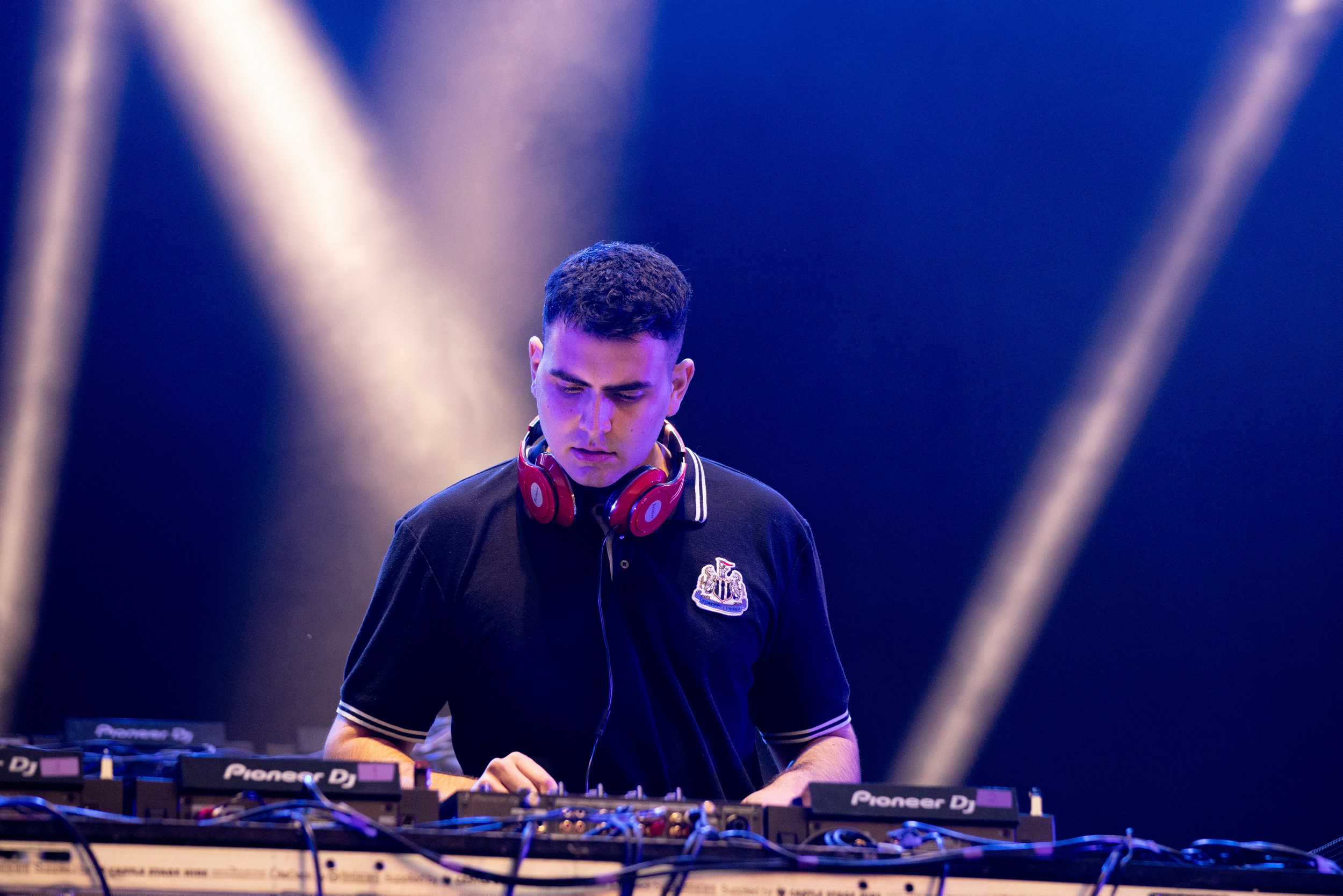Sammy Virji live